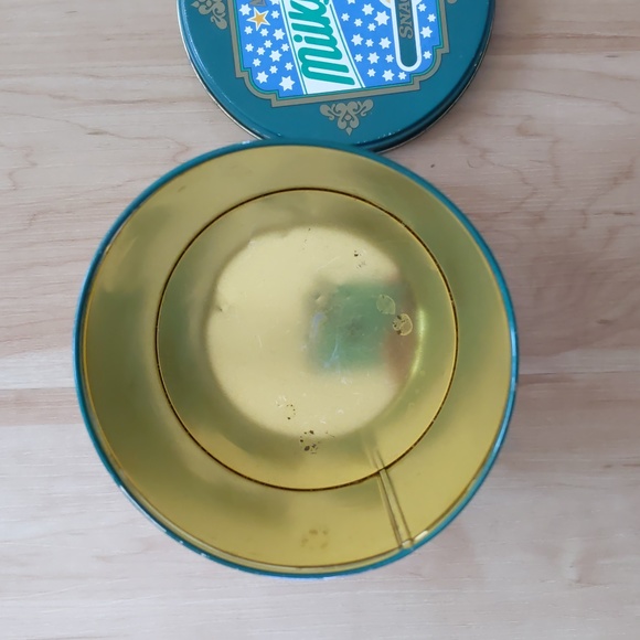 Vintage Tin, 80s Milky Way Tin with Lid - Picture 5 of 9